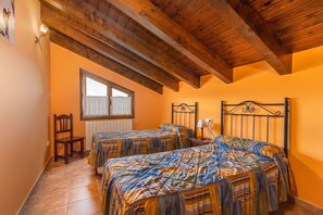 3 soverom, strykejern/-brett, wi-fi (inkludert) og sengetøy