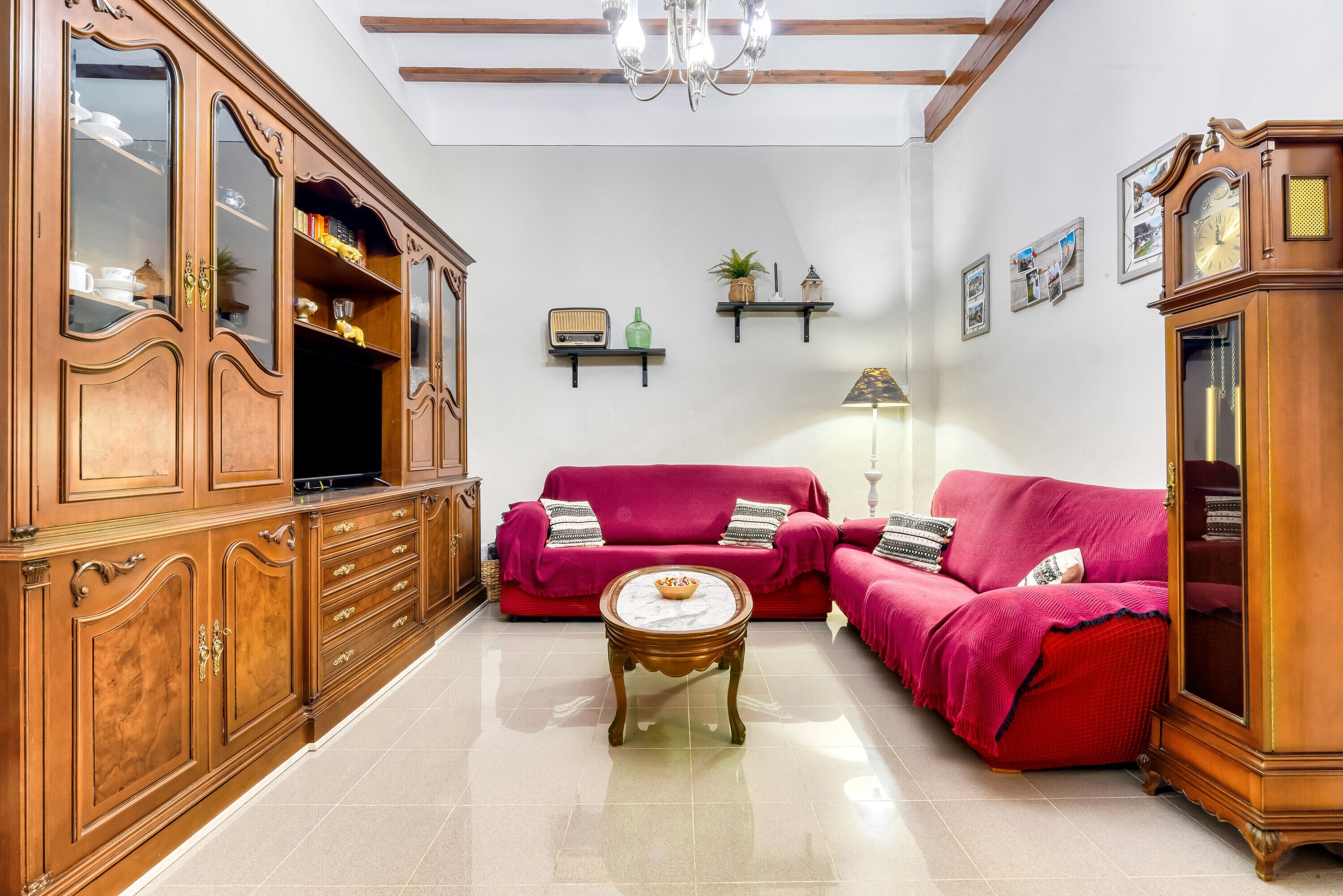 Télévision, cheminée