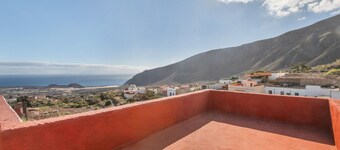 Vacation Studio 'Hogar De Ireneo' with Sea View, Private Terrace and Wi-Fi