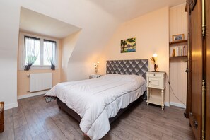 4 Schlafzimmer, Bügeleisen/Bügelbrett, kostenloses WLAN