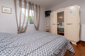 4 habitaciones, tabla de planchar con plancha y wifi gratis 