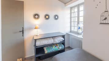 2 chambres, fer et planche Ă repasser, Wi-Fi gratuit, draps fournis