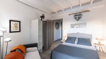 2 bedrooms, iron/ironing board, free WiFi, bed sheets