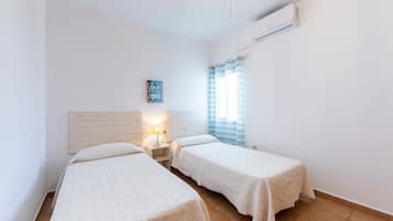 2 chambres, fer et planche Ă repasser, Wi-Fi gratuit, draps fournis