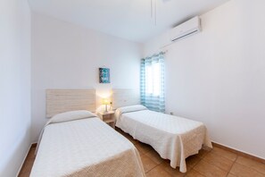 2 bedrooms, iron/ironing board, free WiFi, bed sheets - Country House 'Luna' with Mountain View, Private Terrace and Wi-Fi (El Pozo de los Frailes)