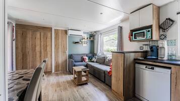 Télévision, table de tennis de table