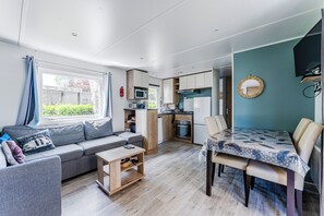 Télévision, table de tennis de table