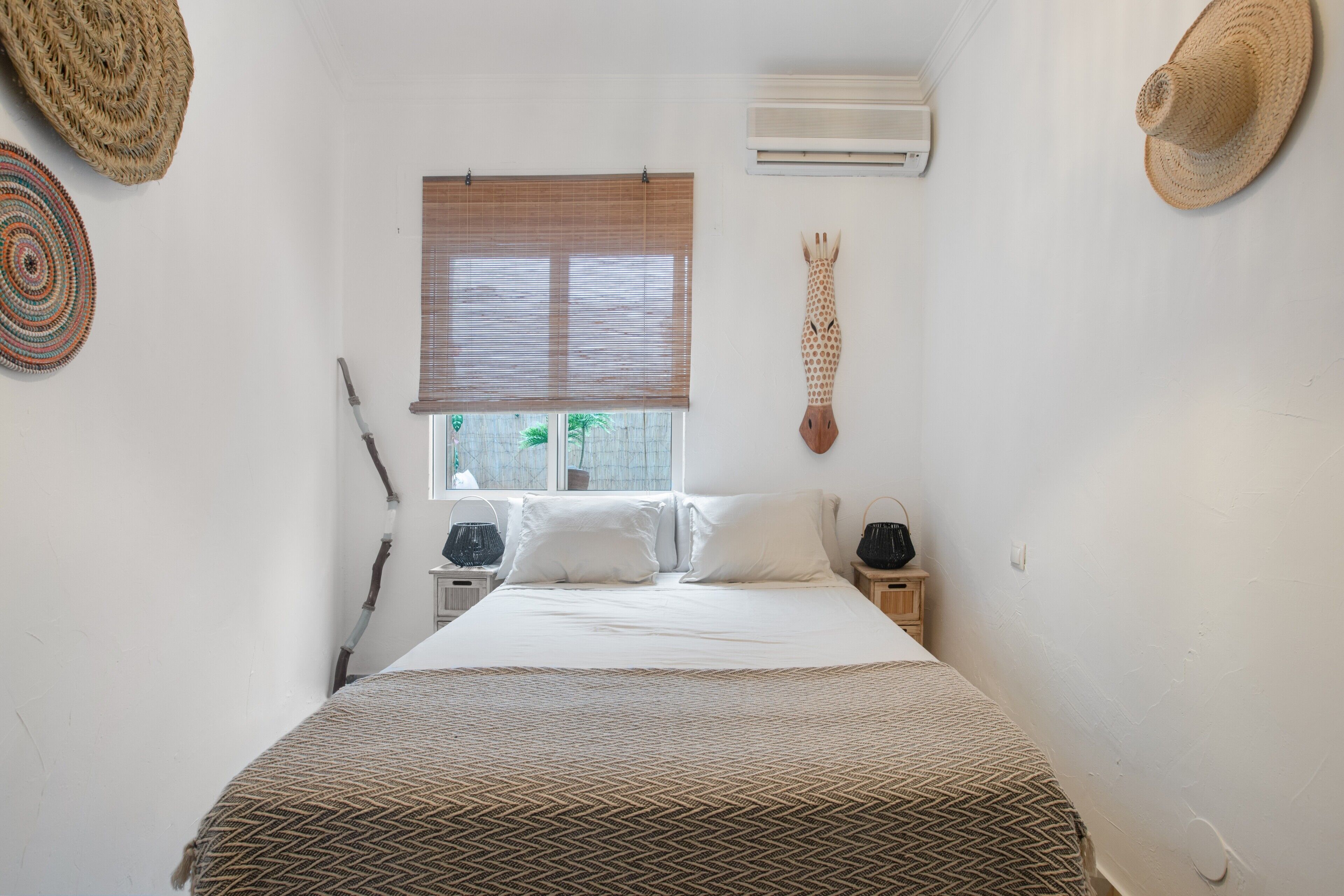 2 slaapkamers, een strijkplank/strijkijzer, gratis wifi, beddengoed