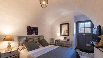 1 chambre, fer et planche à repasser, Wi-Fi gratuit, draps fournis