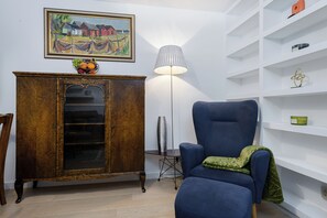 Deluxe Apartment, Balcony, Courtyard View | Living area | 40-inch TV with digital channels - Lumina apartment in center Warsaw (Warsaw)