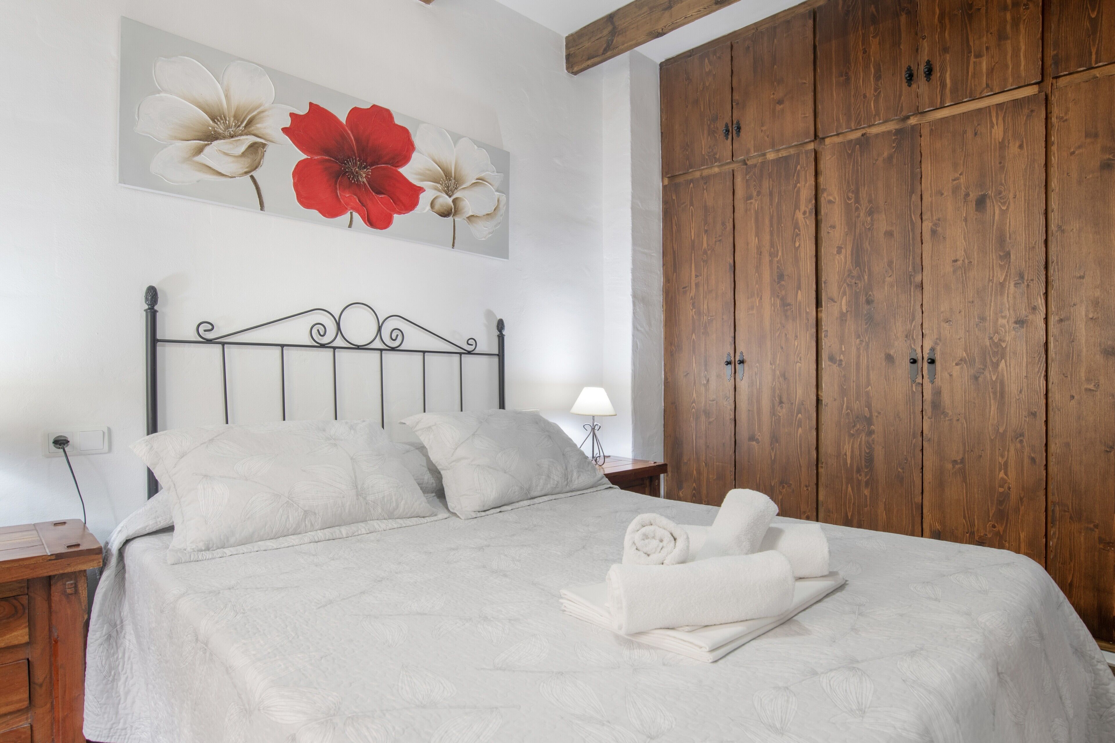 2 bedrooms, iron/ironing board, WiFi (free), bed sheets