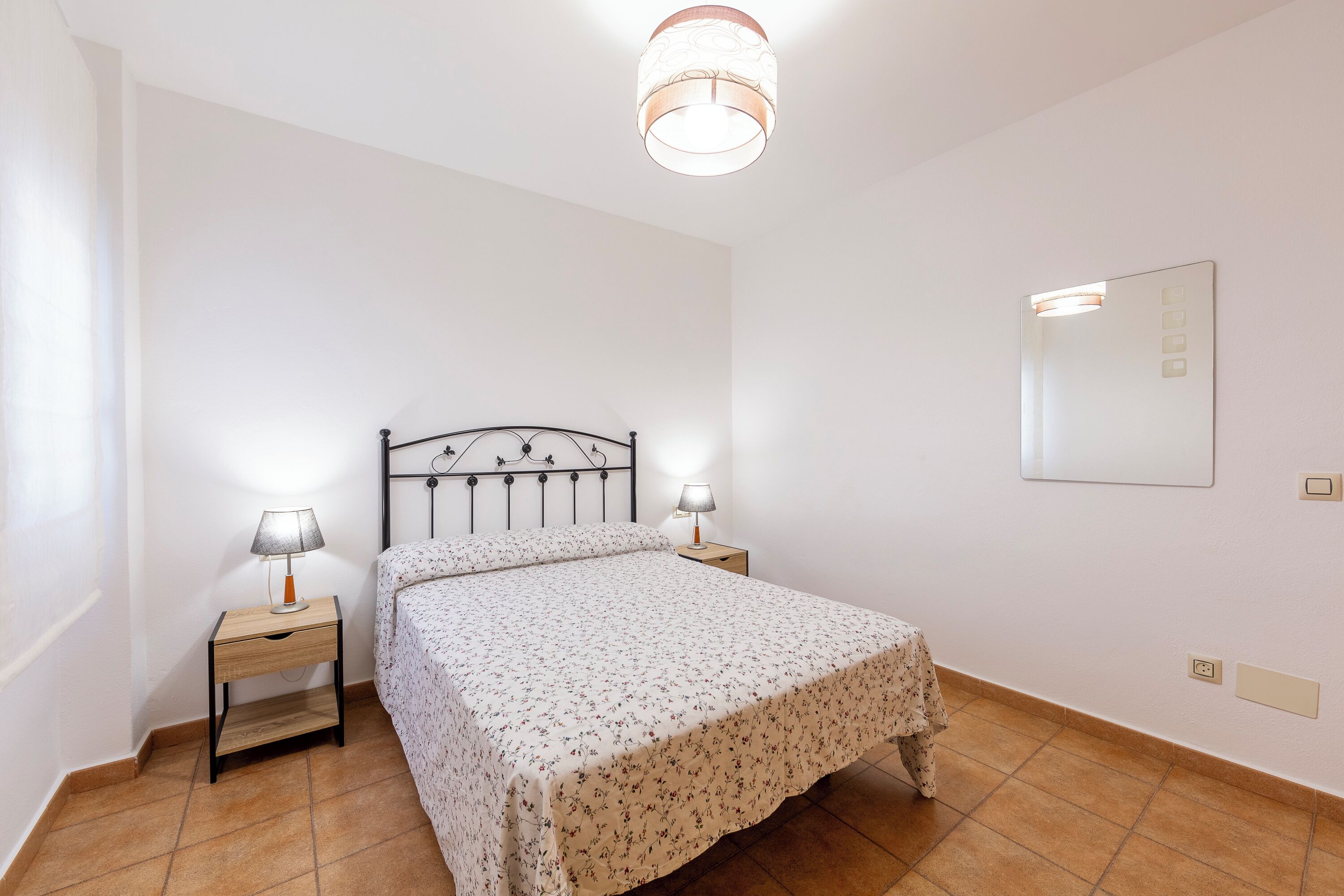 2 slaapkamers, een strijkplank/strijkijzer, gratis wifi, beddengoed