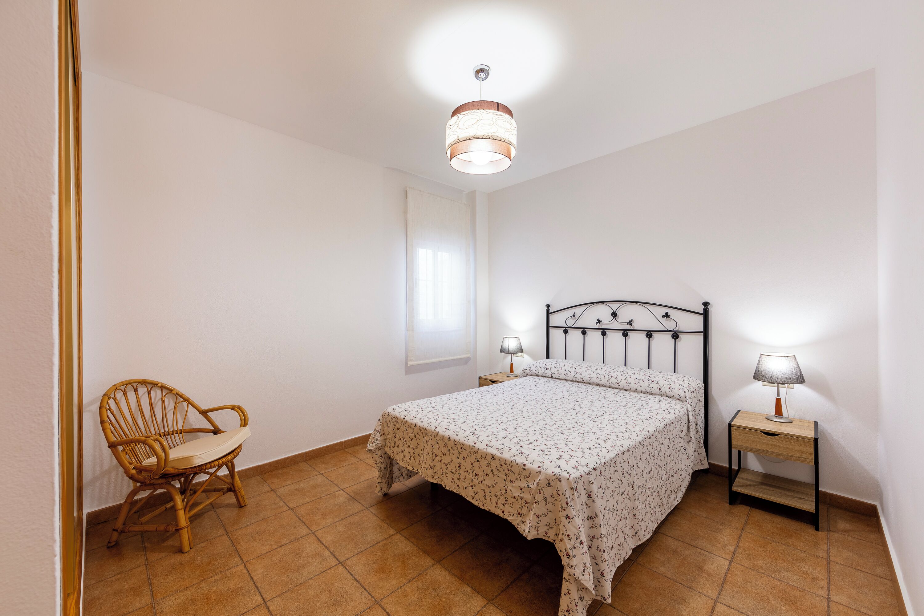 2 slaapkamers, een strijkplank/strijkijzer, gratis wifi, beddengoed