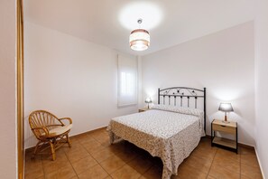 2 bedrooms, iron/ironing board, free WiFi, bed sheets