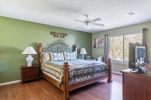 3 bedrooms, iron/ironing board, travel crib, free WiFi - Cozy 3BR Retreat w/Outdoor Dining & BBQ Grill (Pflugerville)