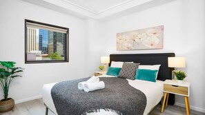 3 chambres, bureau, Wi-Fi gratuit, draps fournis