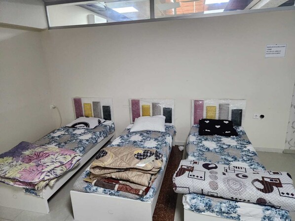 Shared Dormitory | Living area - Lider hostel (Baku)