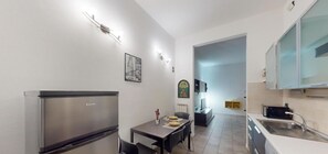 Refrigerador, horno, cafetera y tetera y tostadora