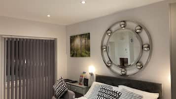 House | 1 bedroom, iron/ironing board, free WiFi, bed sheets