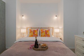 Apartment | 2 bedrooms, Internet - Charming 2BR Apartment - Steps to Romanian Athenaeum (Bucharest)