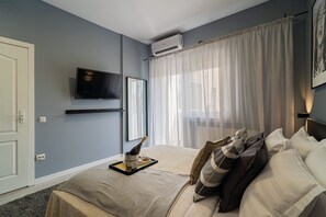 Apartment | 2 bedrooms, Internet - Chic Black White 2BR Retreat on Dambovitei (Bucharest)