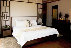 Grand Villa | Desk - Ozen Resort (Paro)