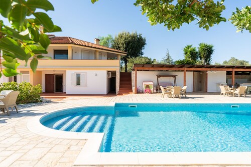 Villa Polignano con Piscina by Wonderful Italy