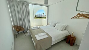 5 chambres, fer et planche à repasser, Wi-Fi, draps fournis