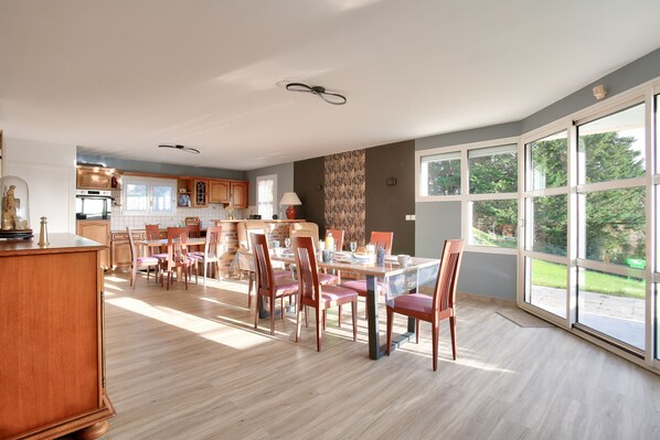 Dining - In the Erquy countryside, large house for 6 people (Erquy)