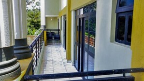 Unclassified image, 5 of 19, button - Furnished apartments in Migori : Deluxe Double Room
 (Migori)