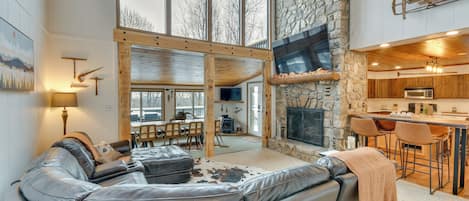 House (4 Bedrooms) | Front of property