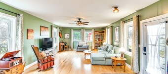 'the Olde Westerlo Village House' < 1/2 Mi to Park