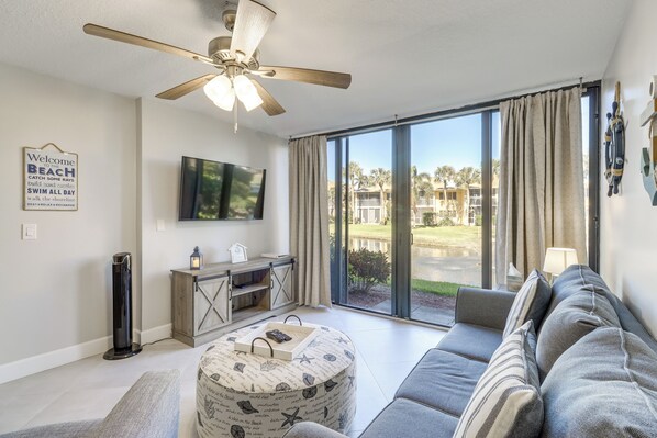 Interior - Walk to Blue Heron Beach: 1st-floor Lakefront Unit (Fort Pierce)