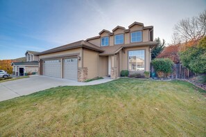 House (3 Bedrooms) | Interior - Ski Getaway w/ Hot Tub: Reno Home By Attractions (Reno)