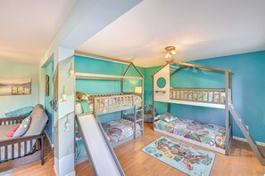 House (5 Bedrooms) | Interior