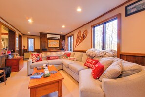 House (4 Bedrooms) | Interior - 5 Mi to Skiing: Home w/ Hot Tub & Patio! (Killington)