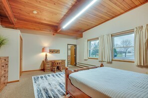 House (1 Bedroom) | Interior - Grand Rural Wisconsin Retreat: Full Indoor Gym (Mount Calvary)