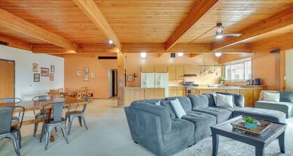 Grand Rural Wisconsin Retreat: Full Indoor Gym