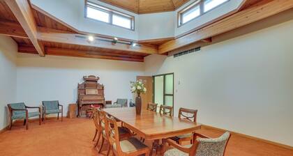 Grand Rural Wisconsin Retreat: Full Indoor Gym