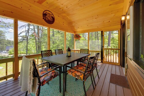 'knotty Kabin' Rustic Waterboro Cabin By Lake