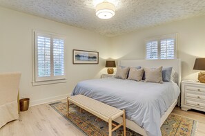 Cottage (2 Bedrooms) | Interior - Walk Downtown & Canton Street: Roswell Retreat! (Roswell)