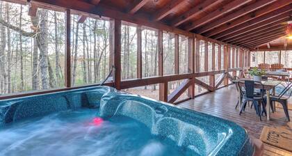 Hot Tub & Games: Ridgetop Cabin in Blue Ridge!