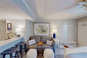 テレビ、書斎 / ワークスペース