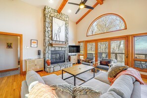 House (4 Bedrooms) | Front of property