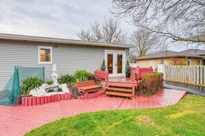 House (2 Bedrooms) | Interior - 2 Mi to Downtown Flushing: Spacious Retreat! (Flushing)