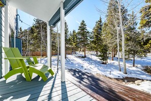 Terrace/patio - Hot Tub & Mountain Views: 5-Min to Frisco Main St. (Frisco)