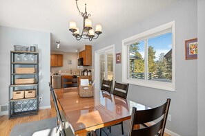 Dining - Hot Tub & Mountain Views: 5-Min to Frisco Main St. (Frisco)