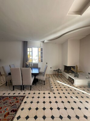 تناول الطعام