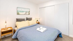 1 chambre, fer et planche à repasser, Wi-Fi, literie fournie