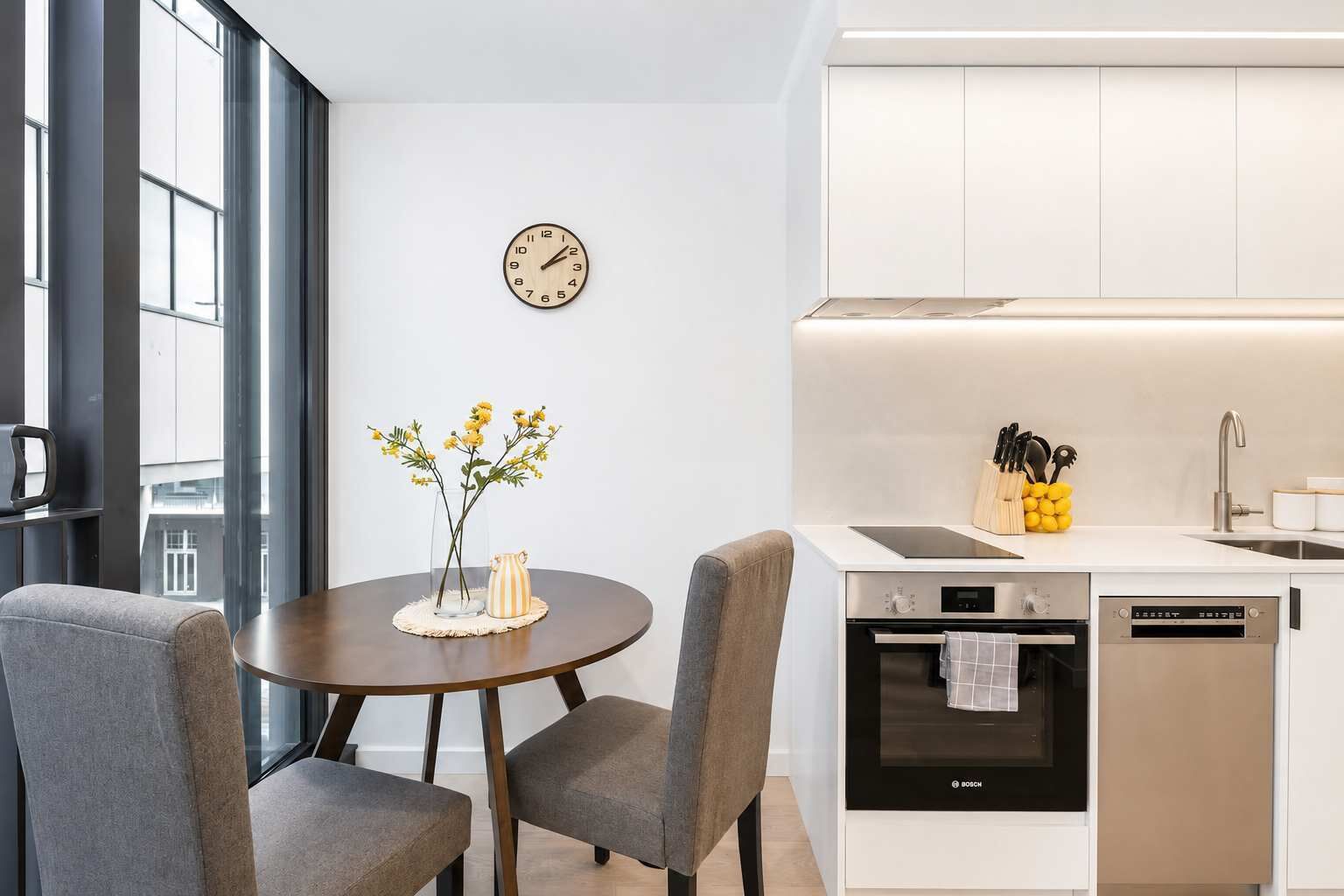 Coffee/tea maker, fridge, microwave, oven